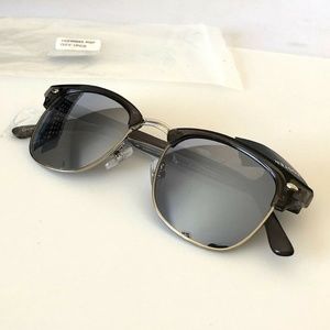 Foster Grant CB10 Unisex Sunglasses Club Shape